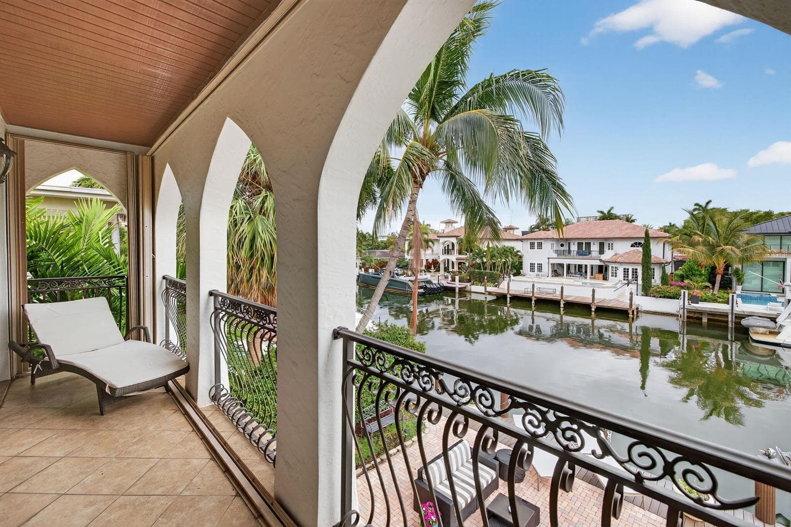 2406 Barcelona Dr
