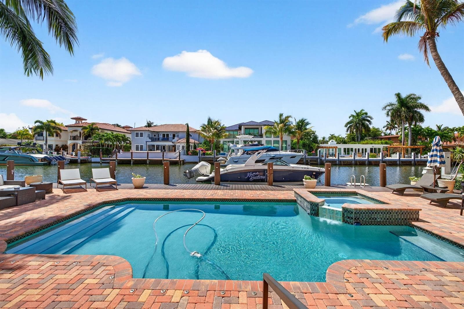 2406 Barcelona Dr