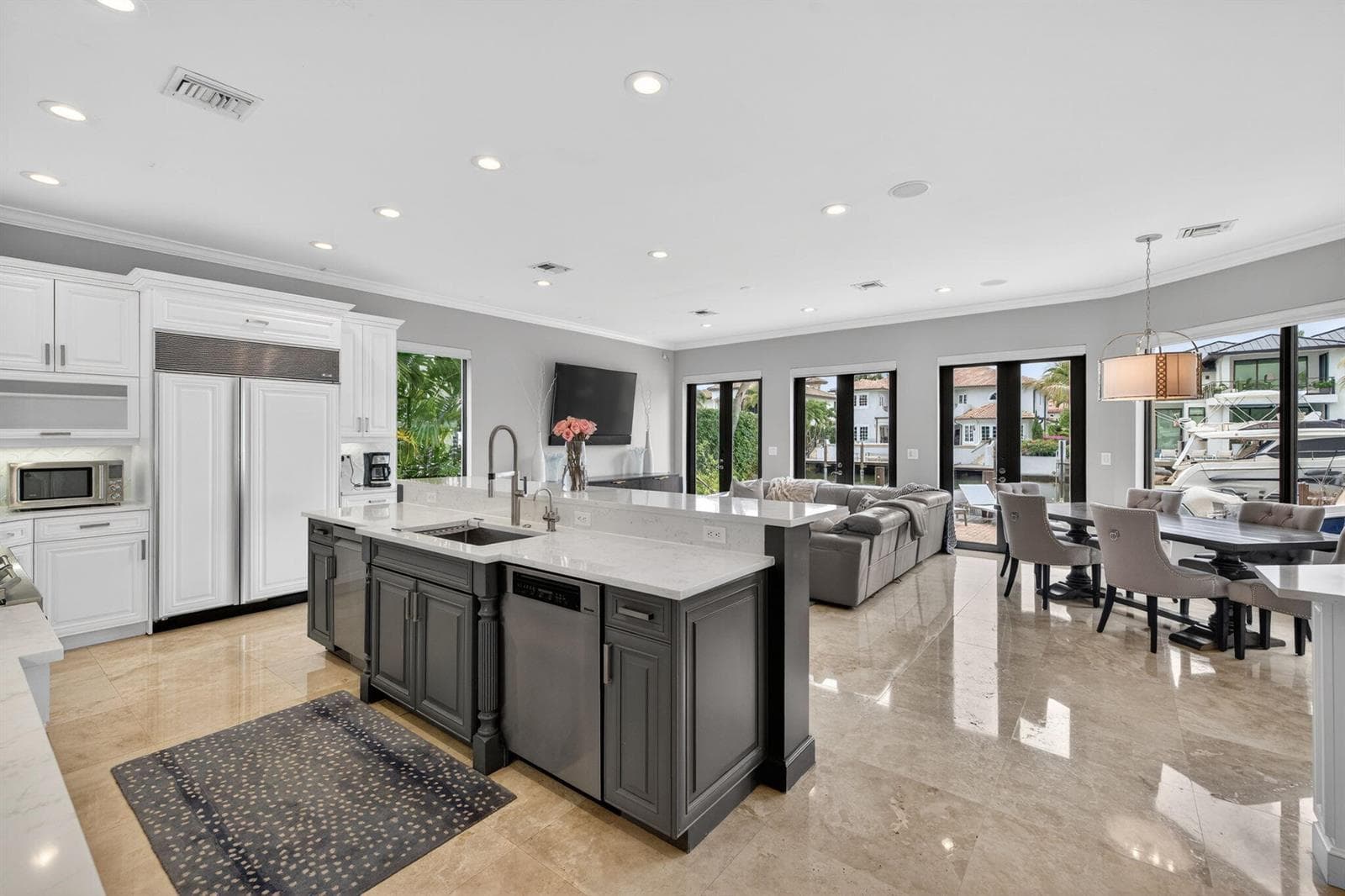 2406 Barcelona Dr