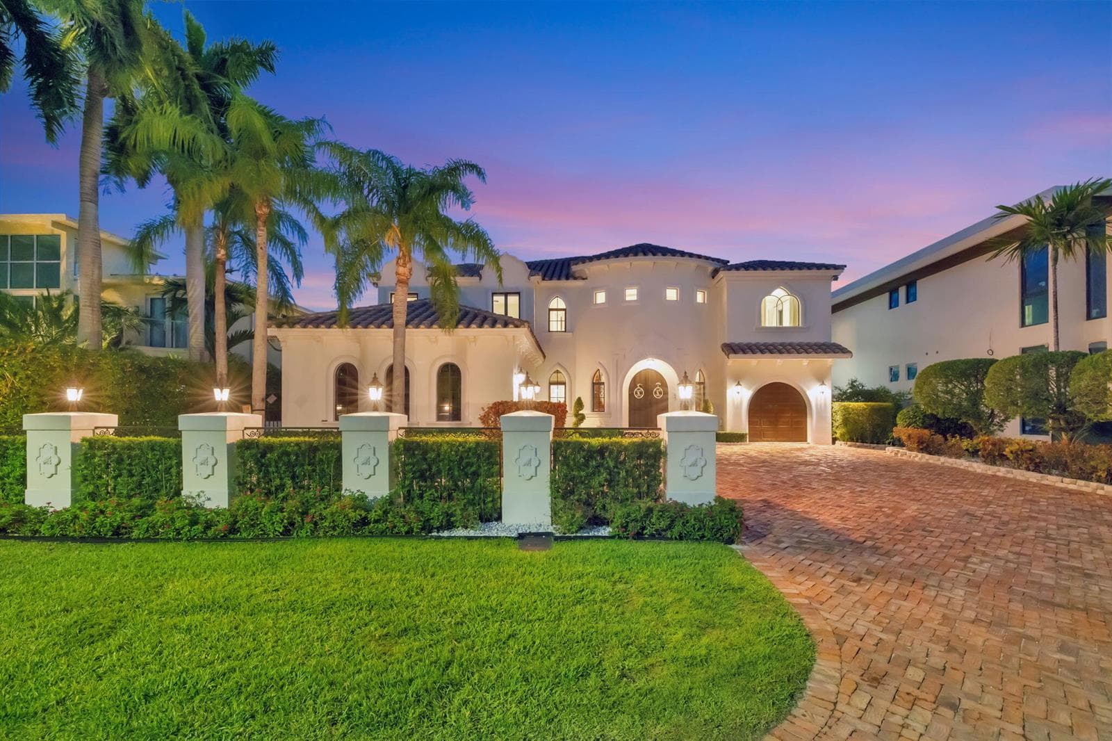 2406 Barcelona Dr