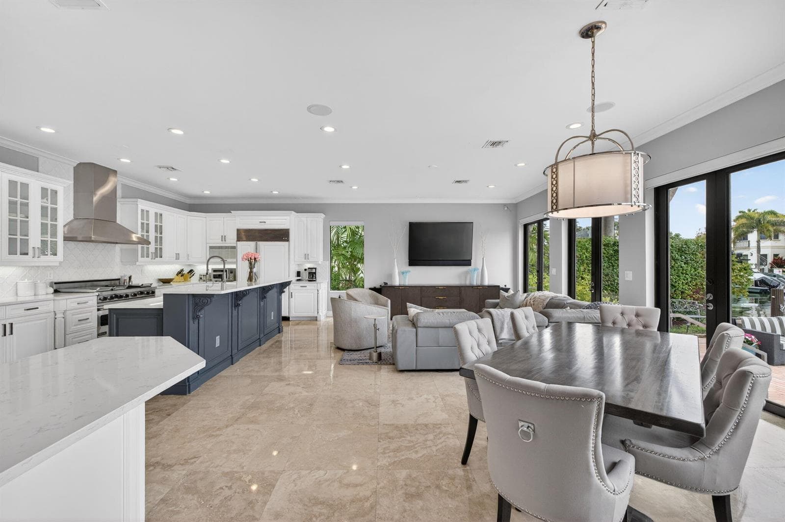 2406 Barcelona Dr