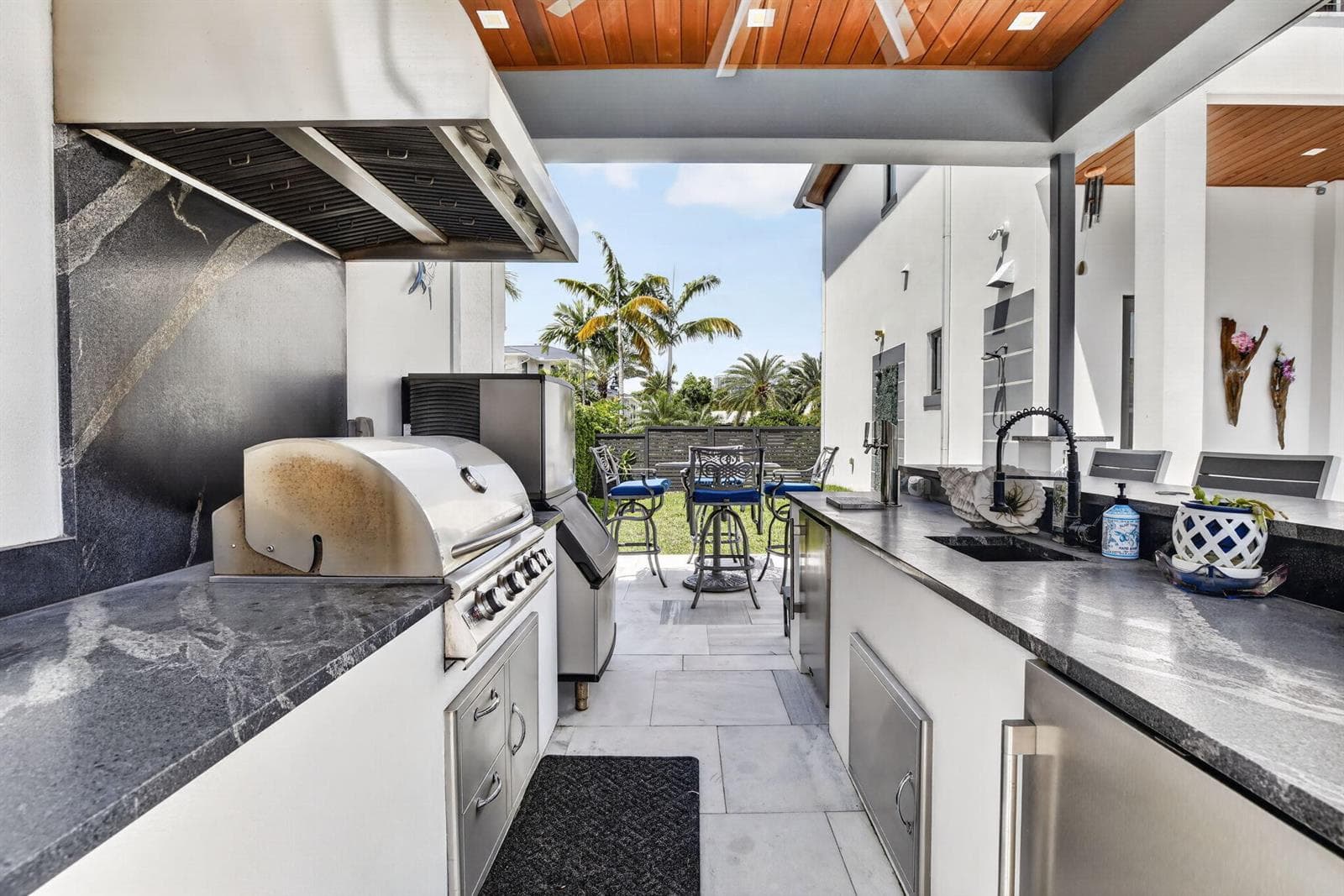 334 Isle of Capri Dr