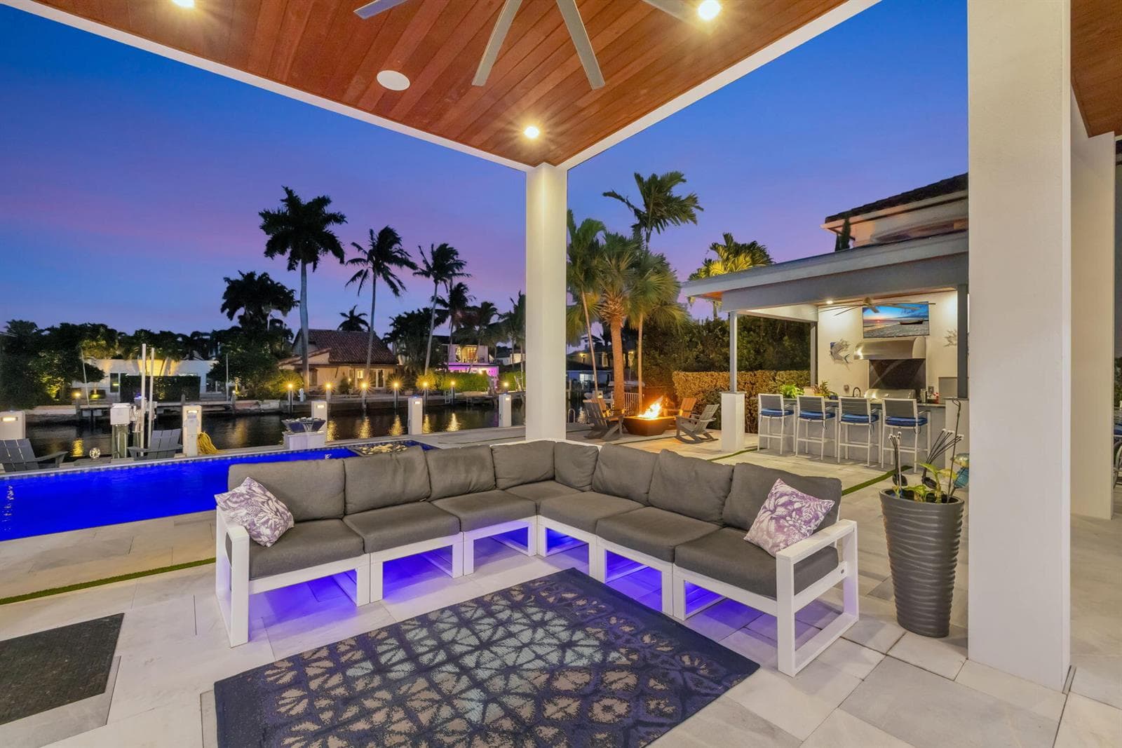 334 Isle of Capri Dr