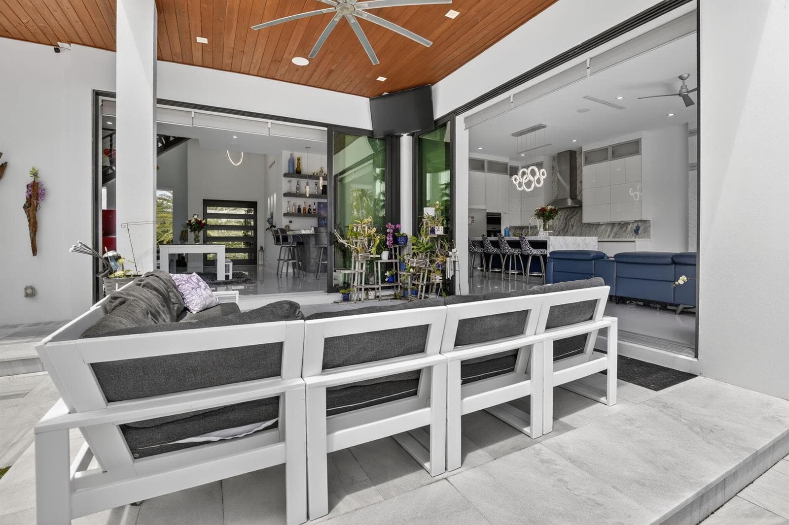 334 Isle of Capri Dr