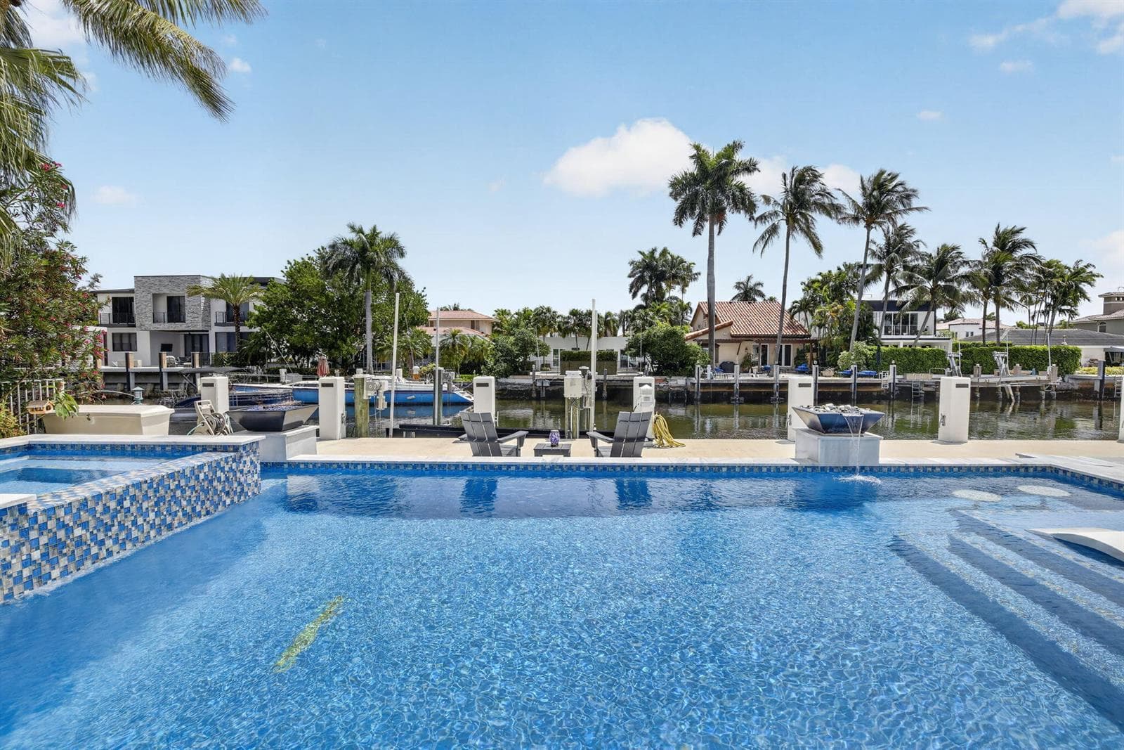 334 Isle of Capri Dr