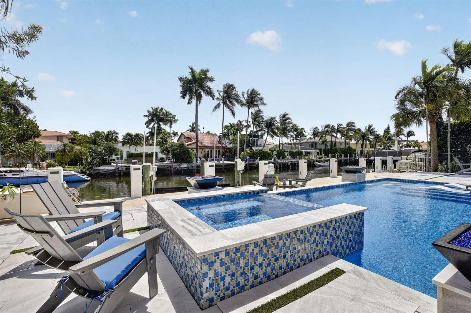 334 Isle of Capri Dr