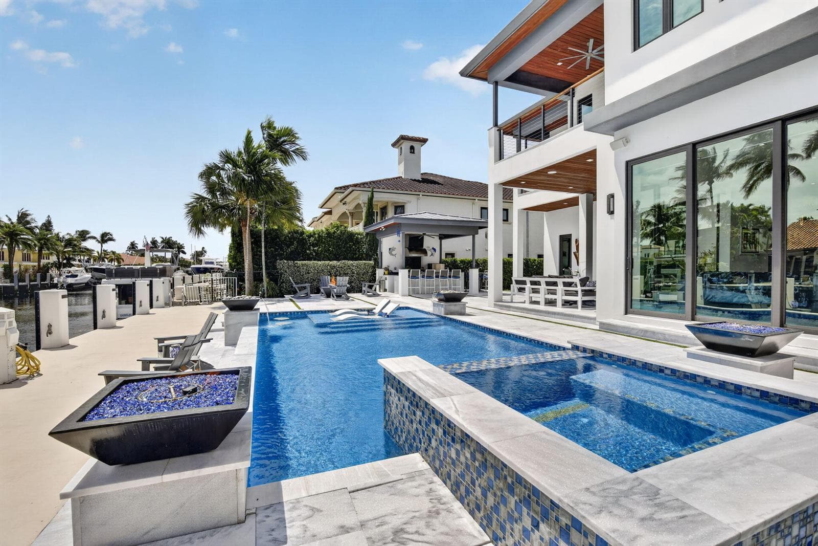 334 Isle of Capri Dr