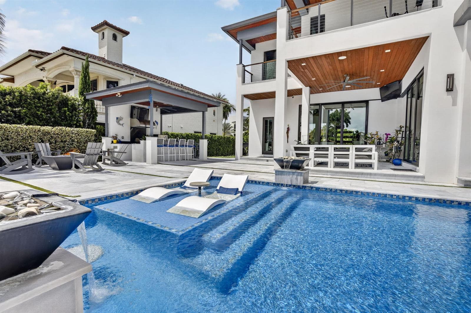 334 Isle of Capri Dr