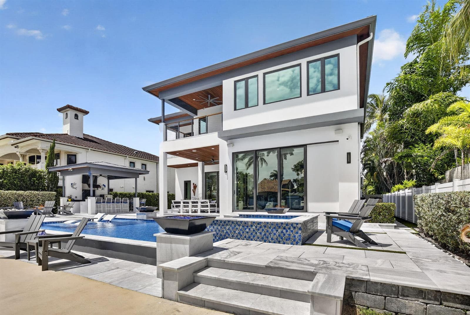 334 Isle of Capri Dr