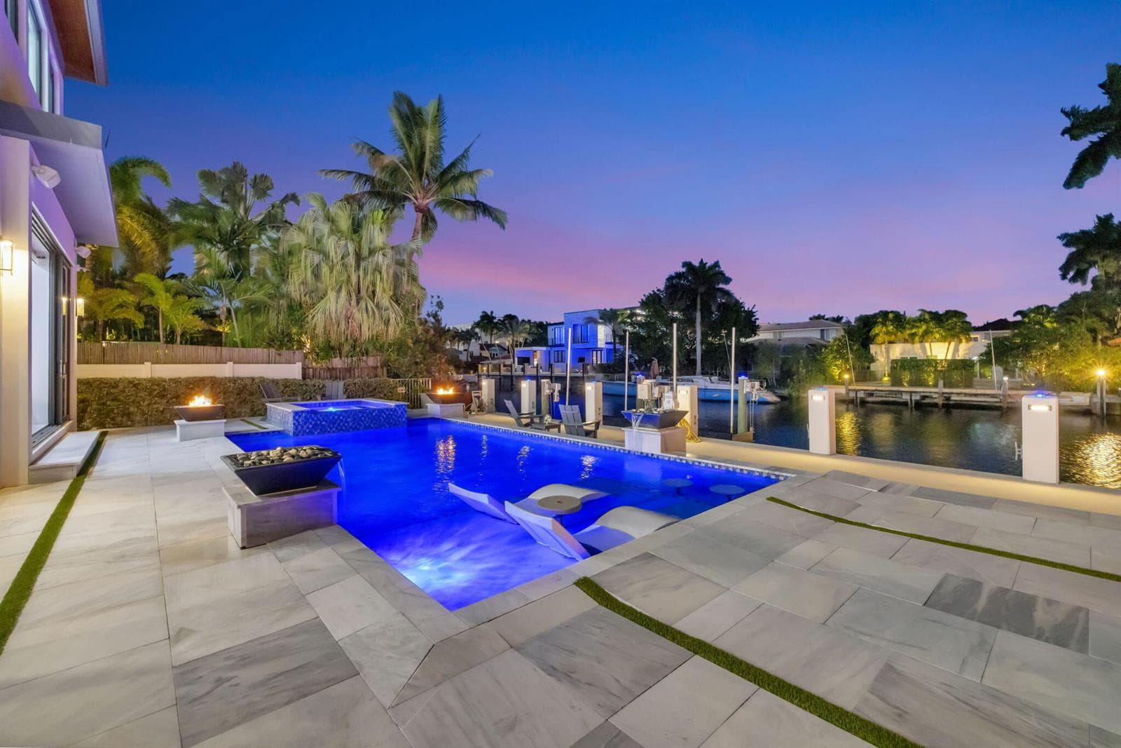 334 Isle of Capri Dr