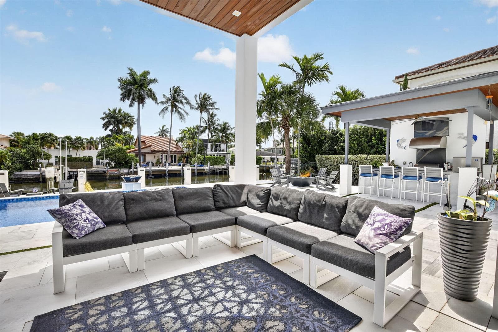 334 Isle of Capri Dr