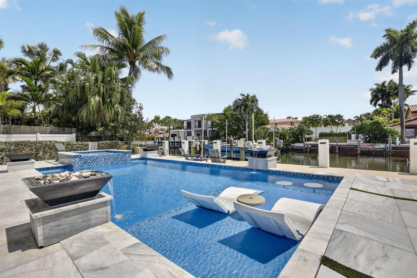334 Isle of Capri Dr