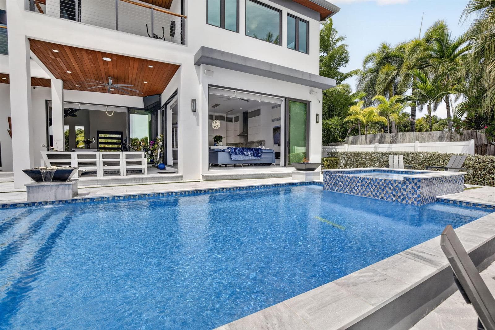 334 Isle of Capri Dr