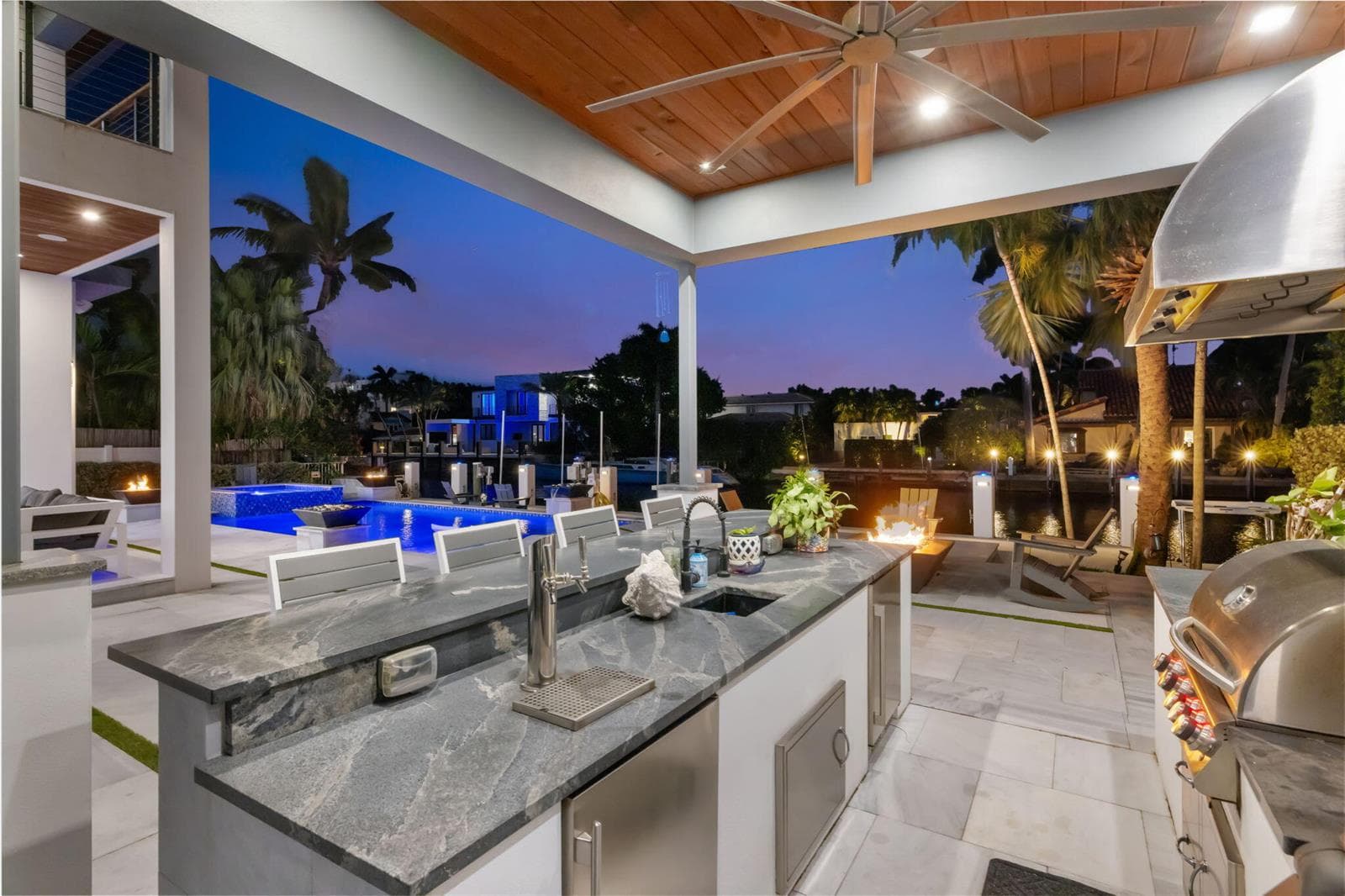 334 Isle of Capri Dr