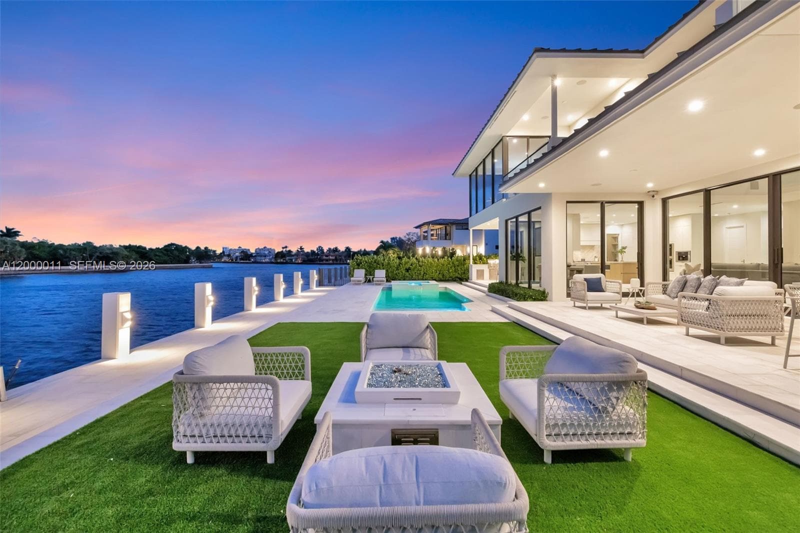 2010 Intracoastal Dr