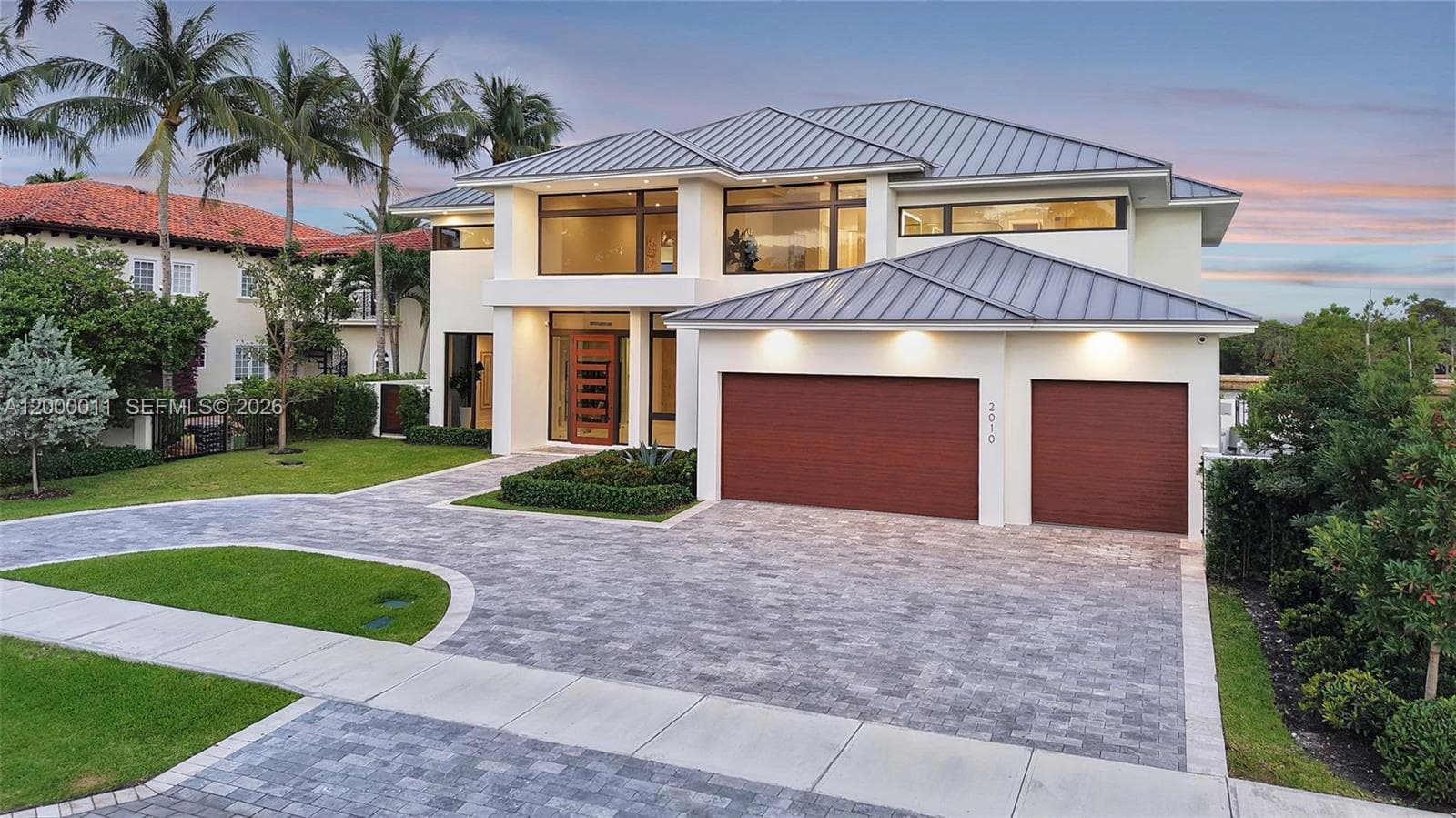 2010 Intracoastal Dr