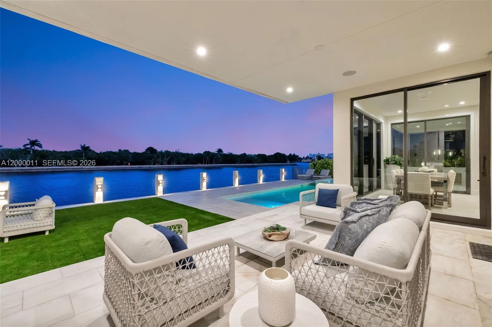 2010 Intracoastal Dr