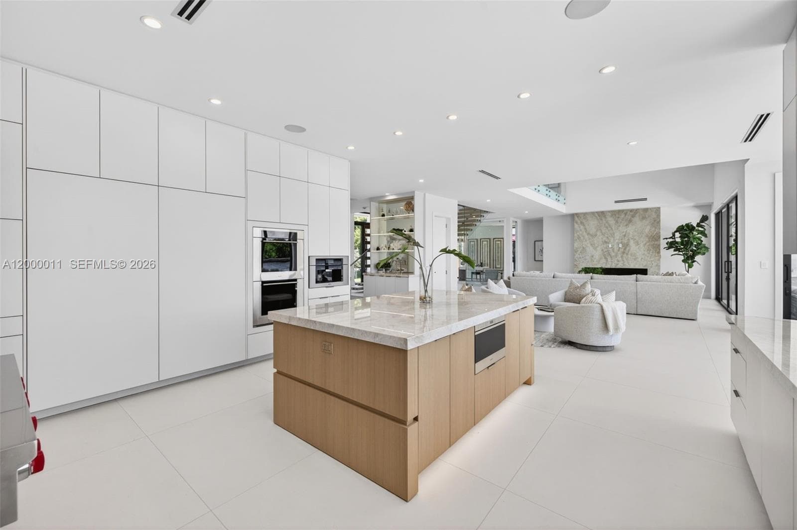 2010 Intracoastal Dr