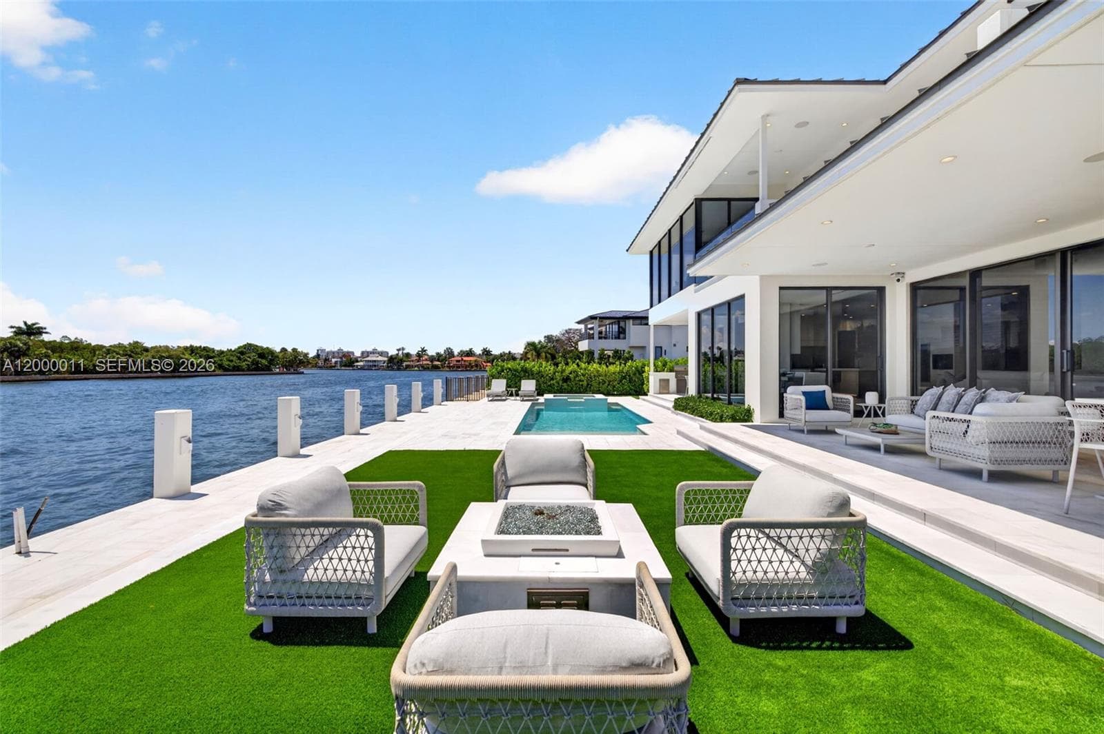 2010 Intracoastal Dr