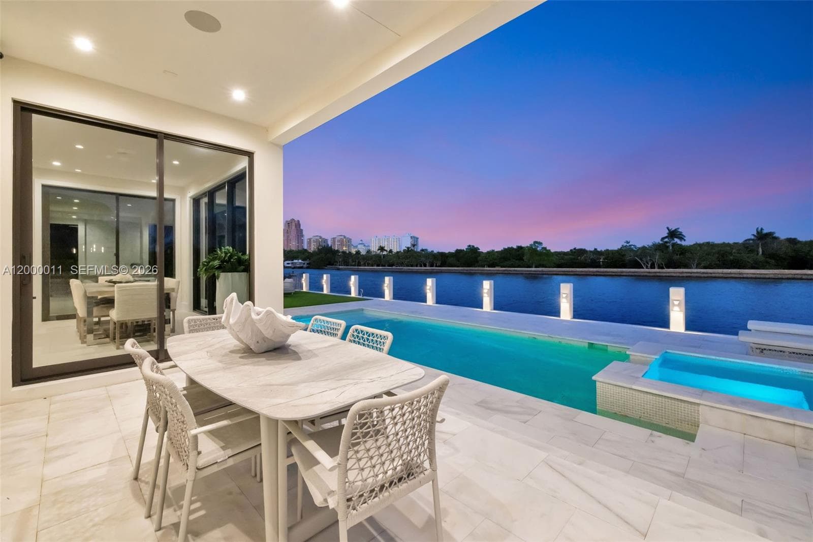 2010 Intracoastal Dr