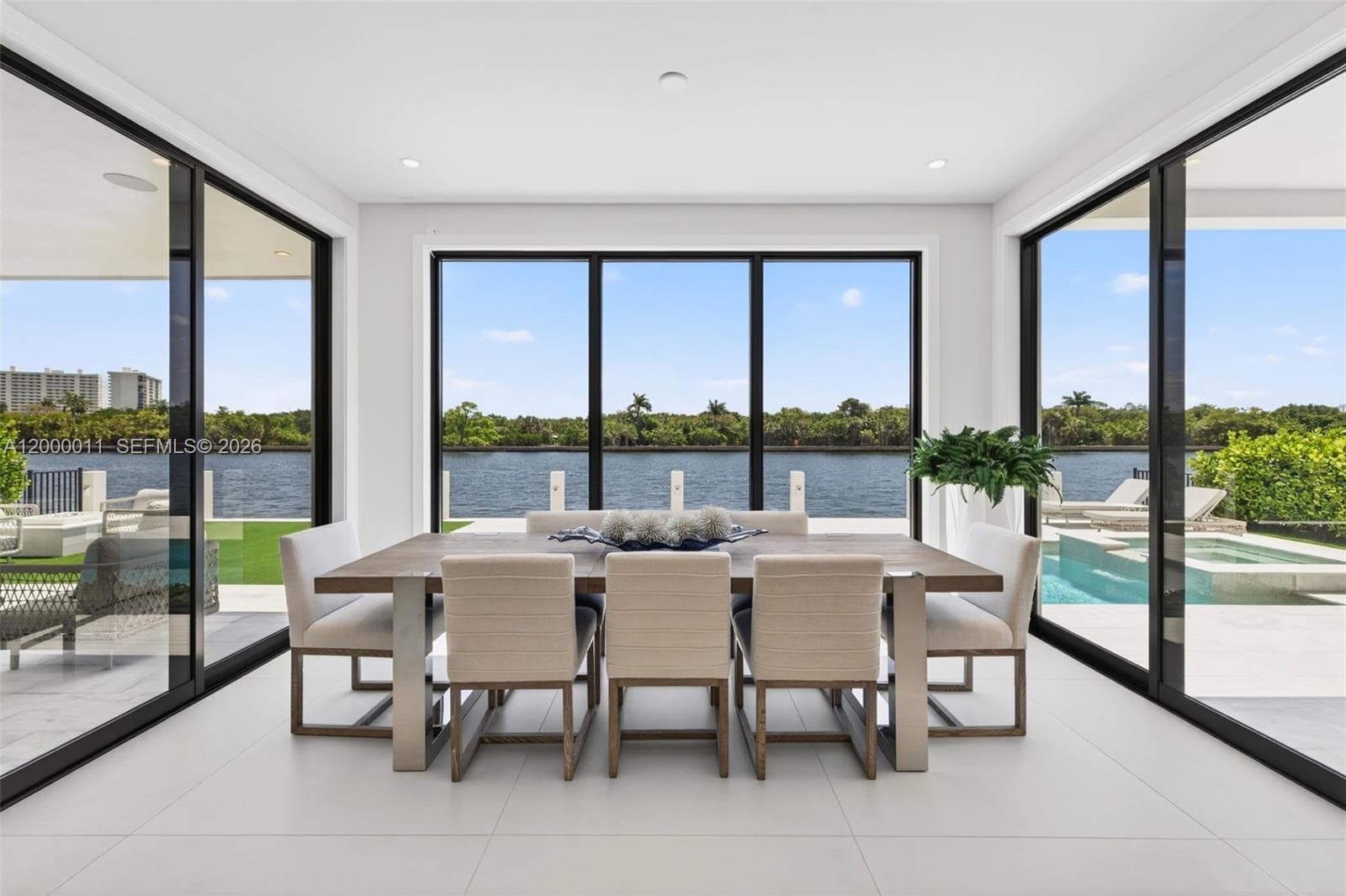 2010 Intracoastal Dr