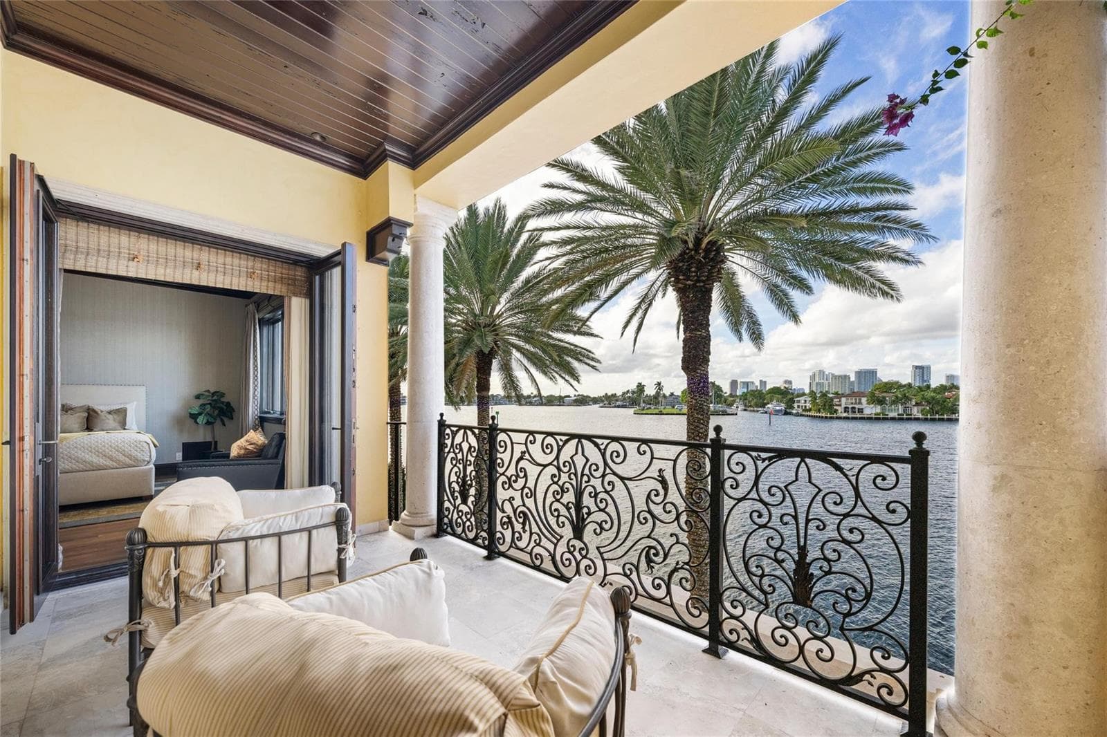 1 Isla Bahia Dr
