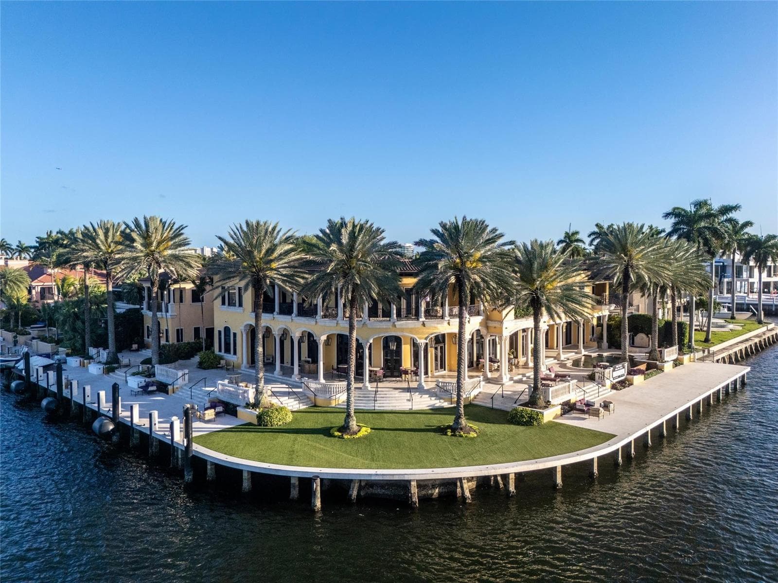 1 Isla Bahia Dr
