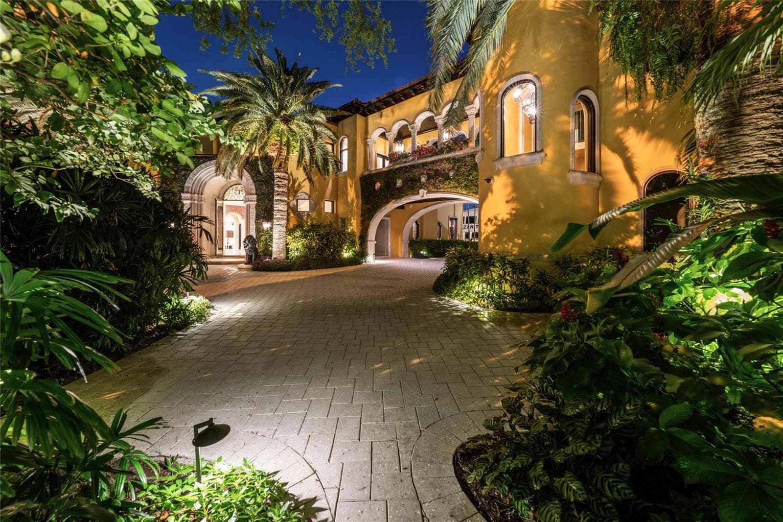 1 Isla Bahia Dr