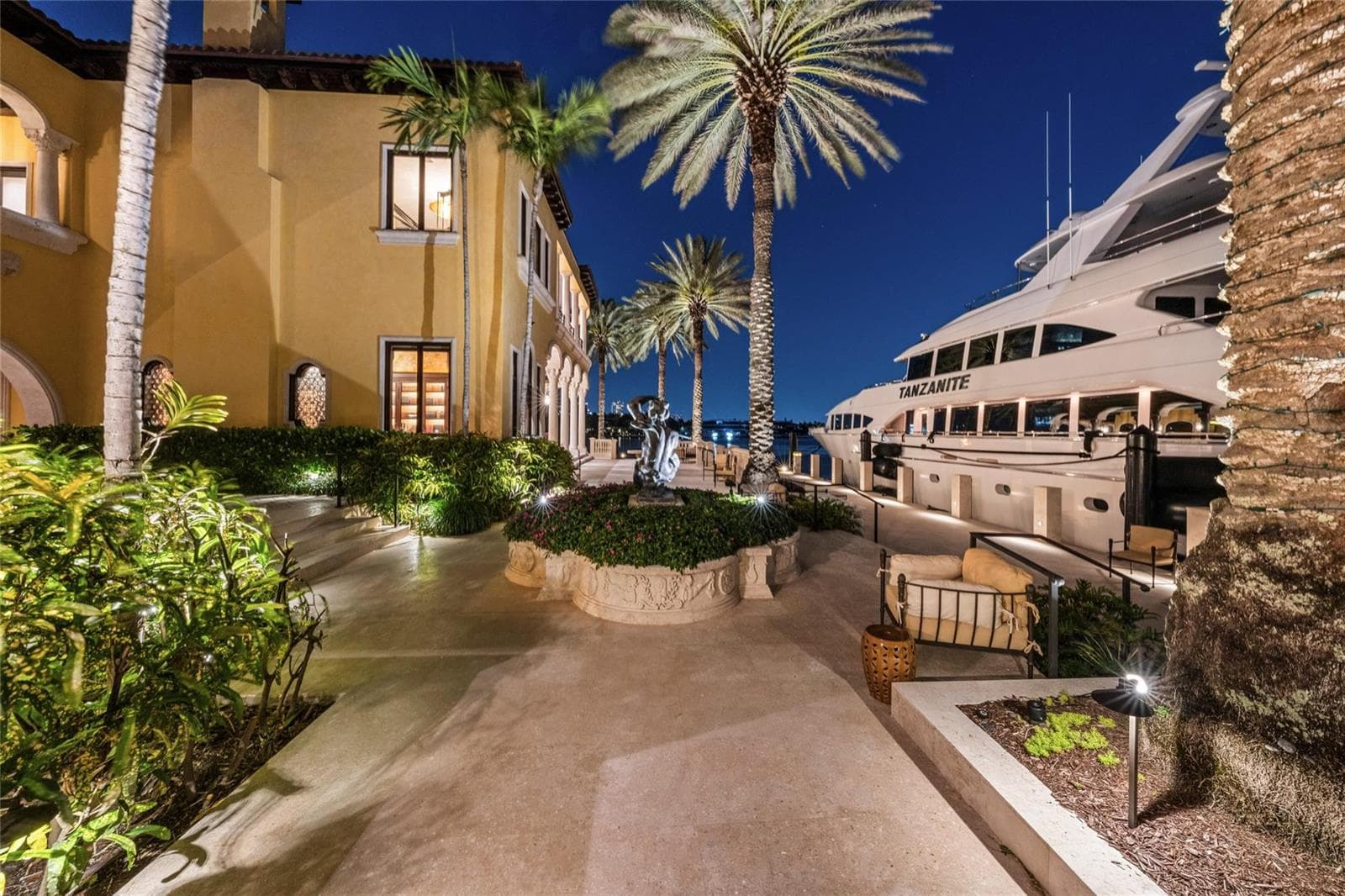 1 Isla Bahia Dr