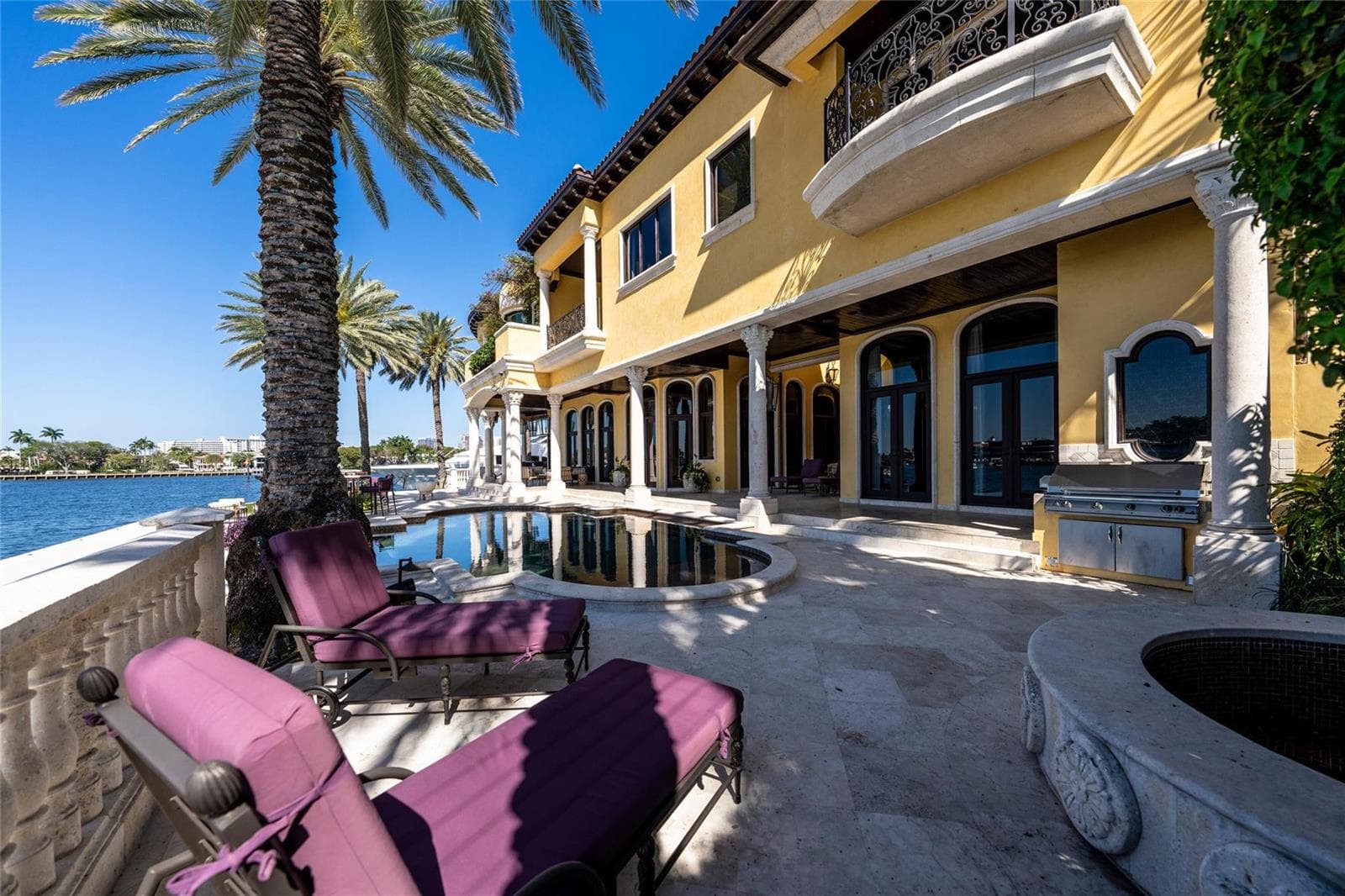 1 Isla Bahia Dr