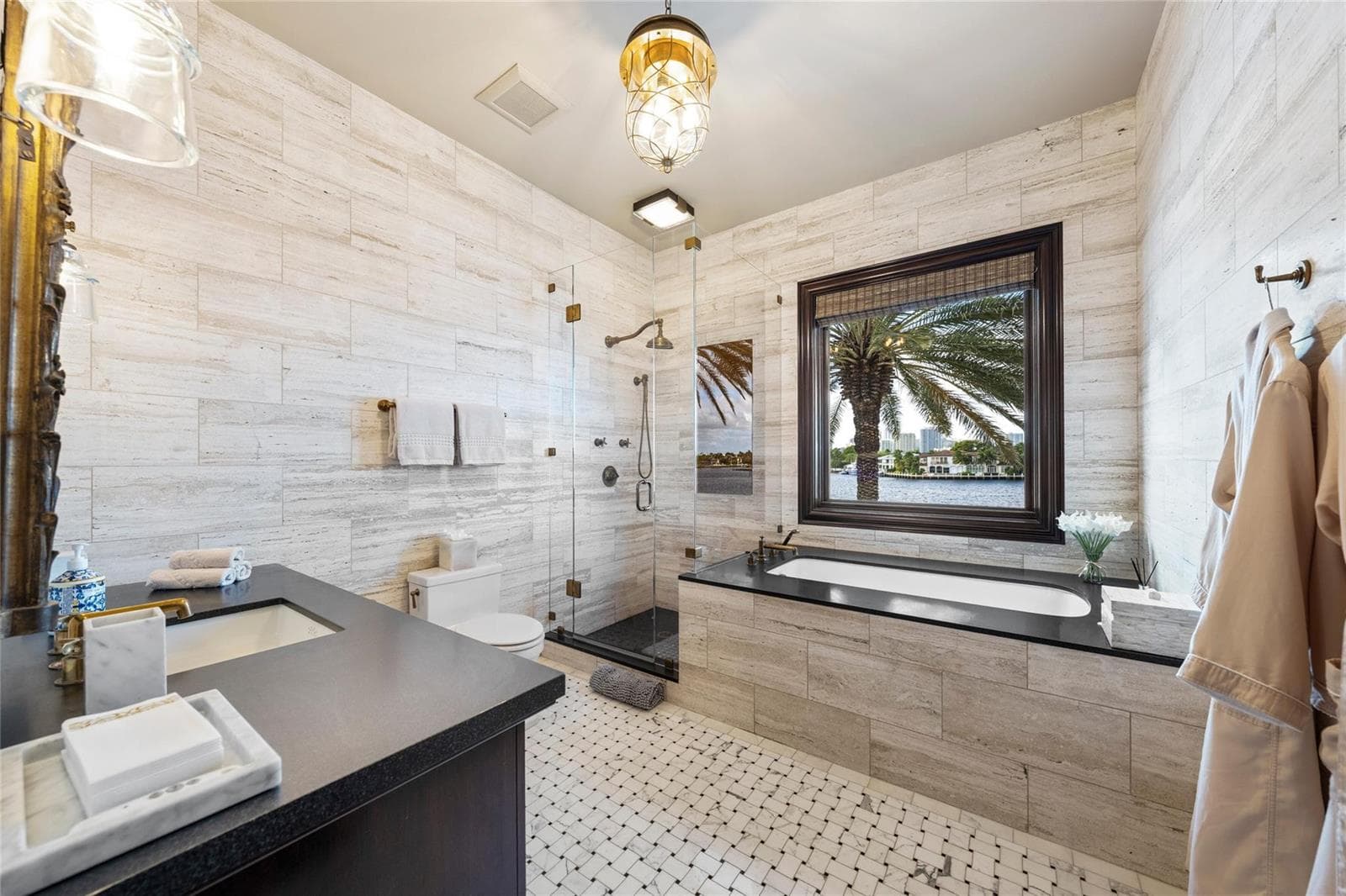 1 Isla Bahia Dr