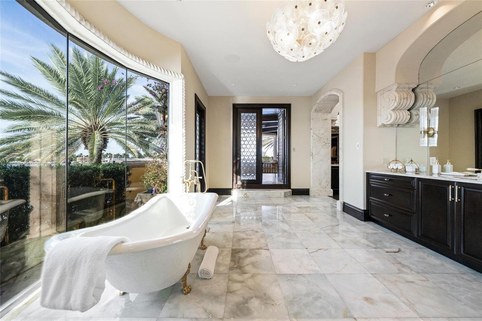 1 Isla Bahia Dr