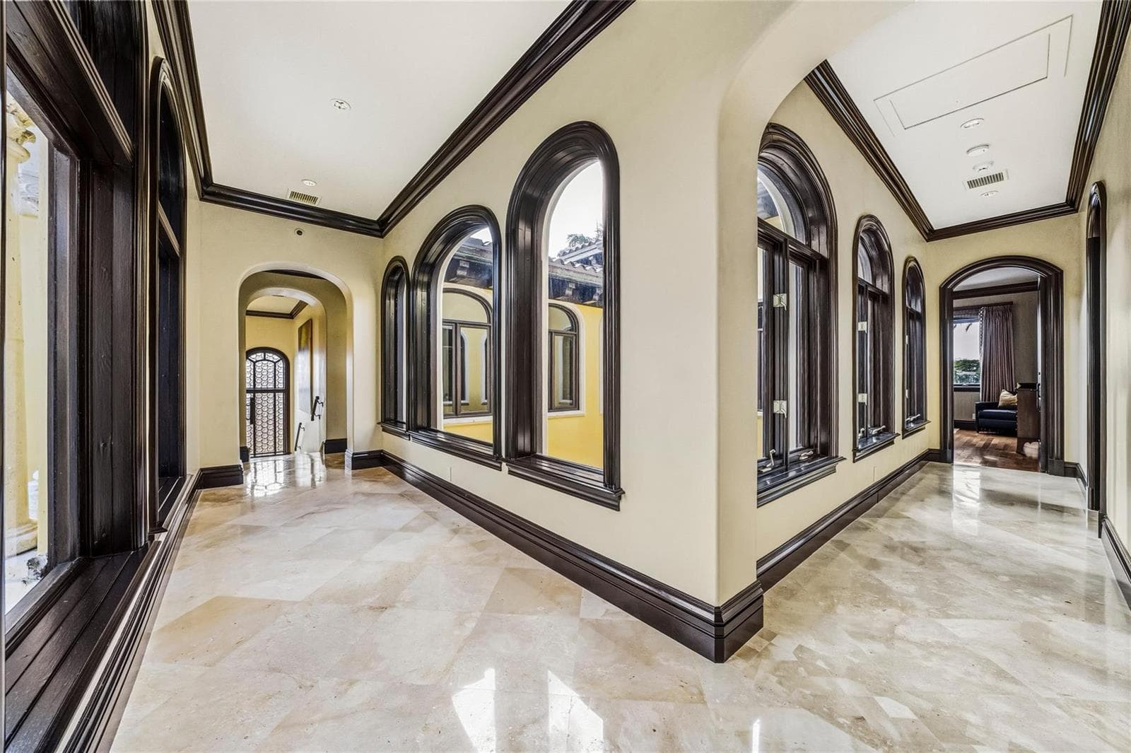 1 Isla Bahia Dr
