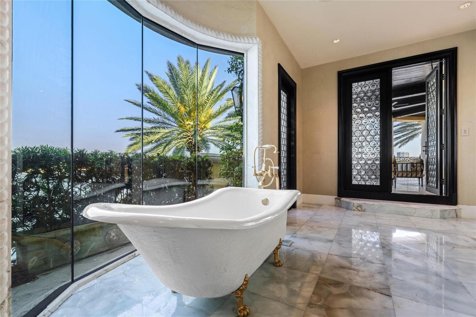 1 Isla Bahia Dr