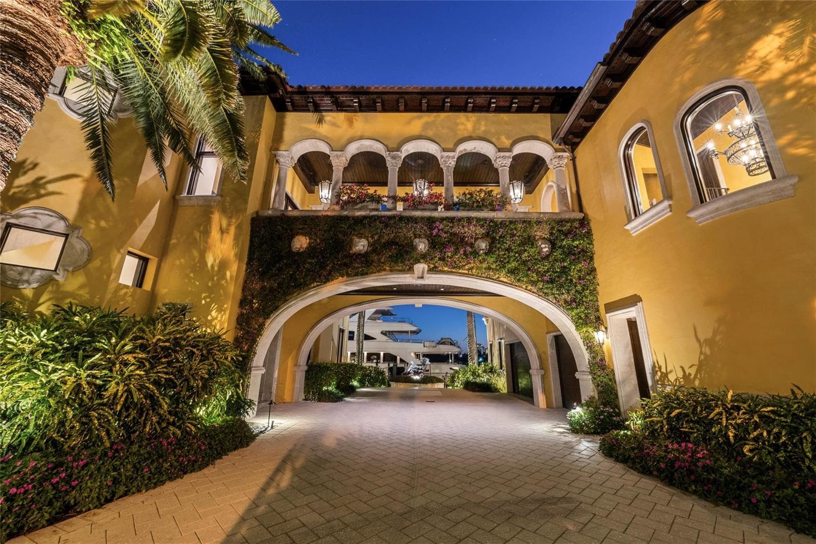 1 Isla Bahia Dr