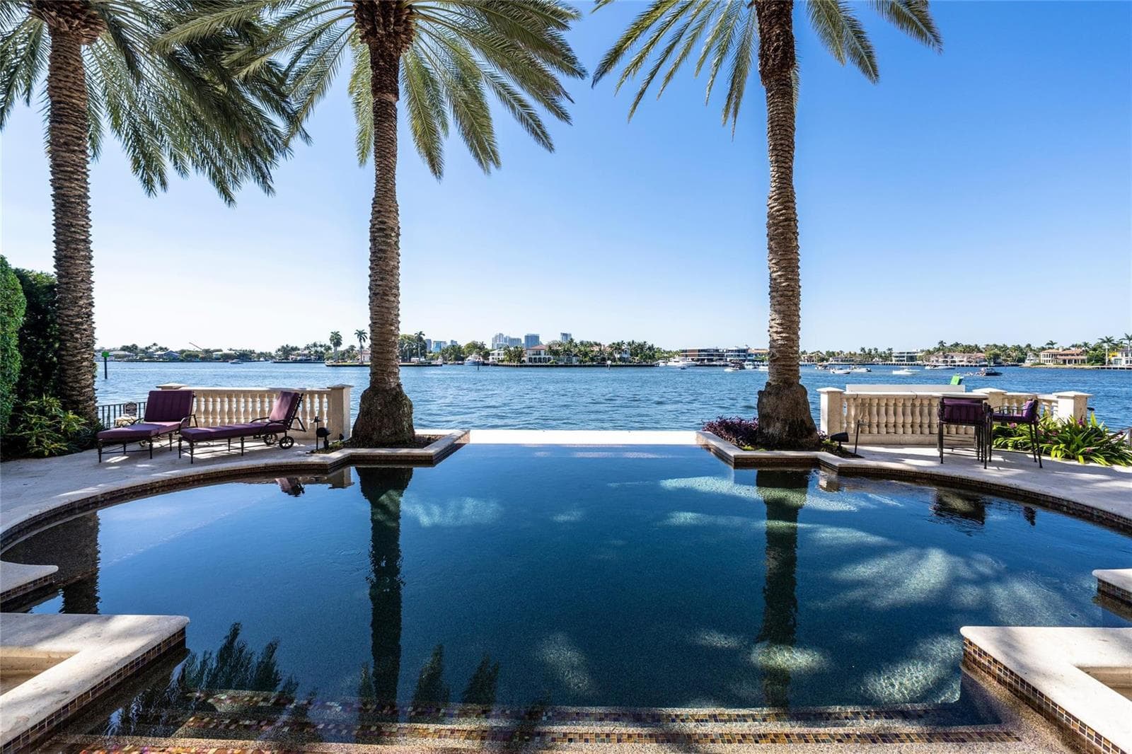 1 Isla Bahia Dr