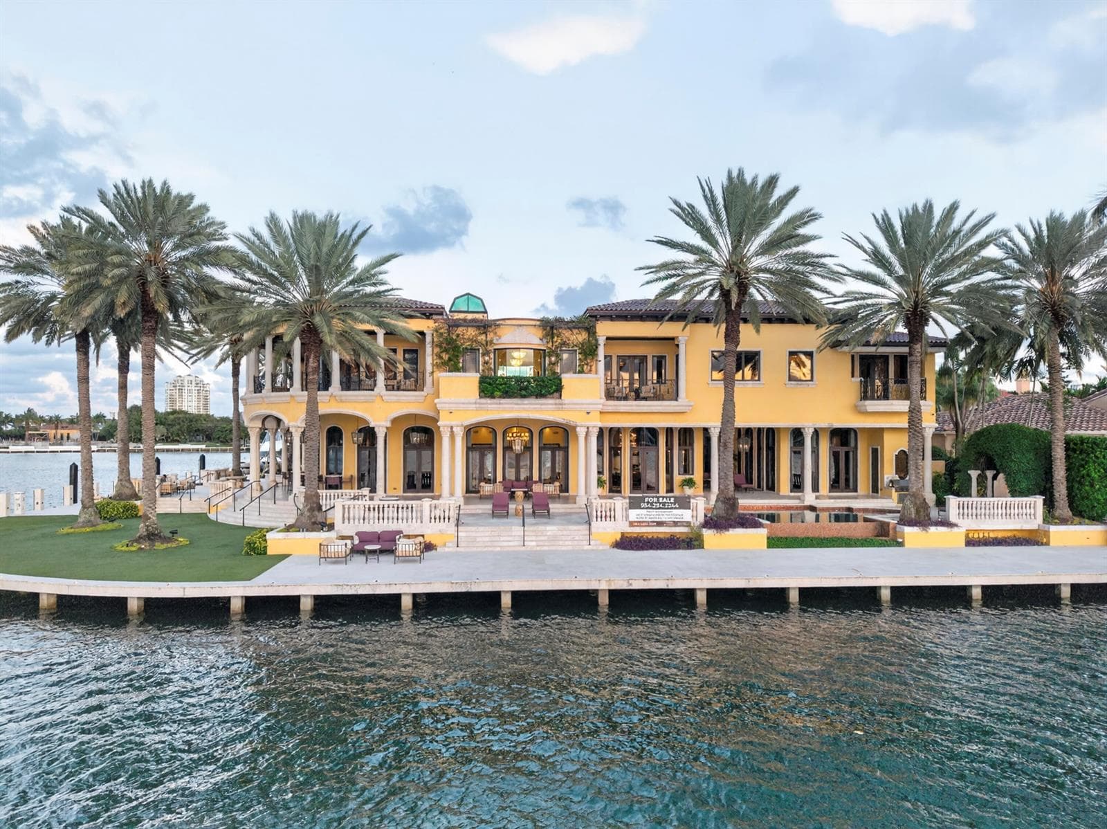 1 Isla Bahia Dr