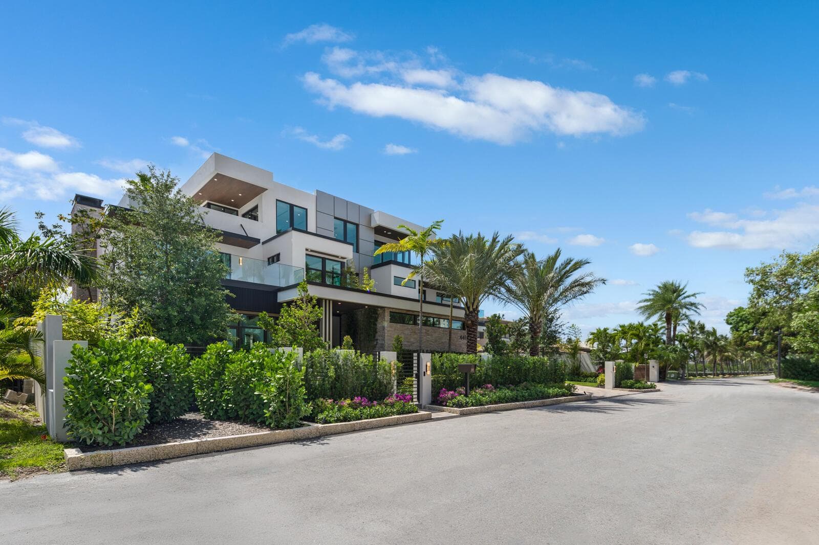 441 Isle of Palms Dr