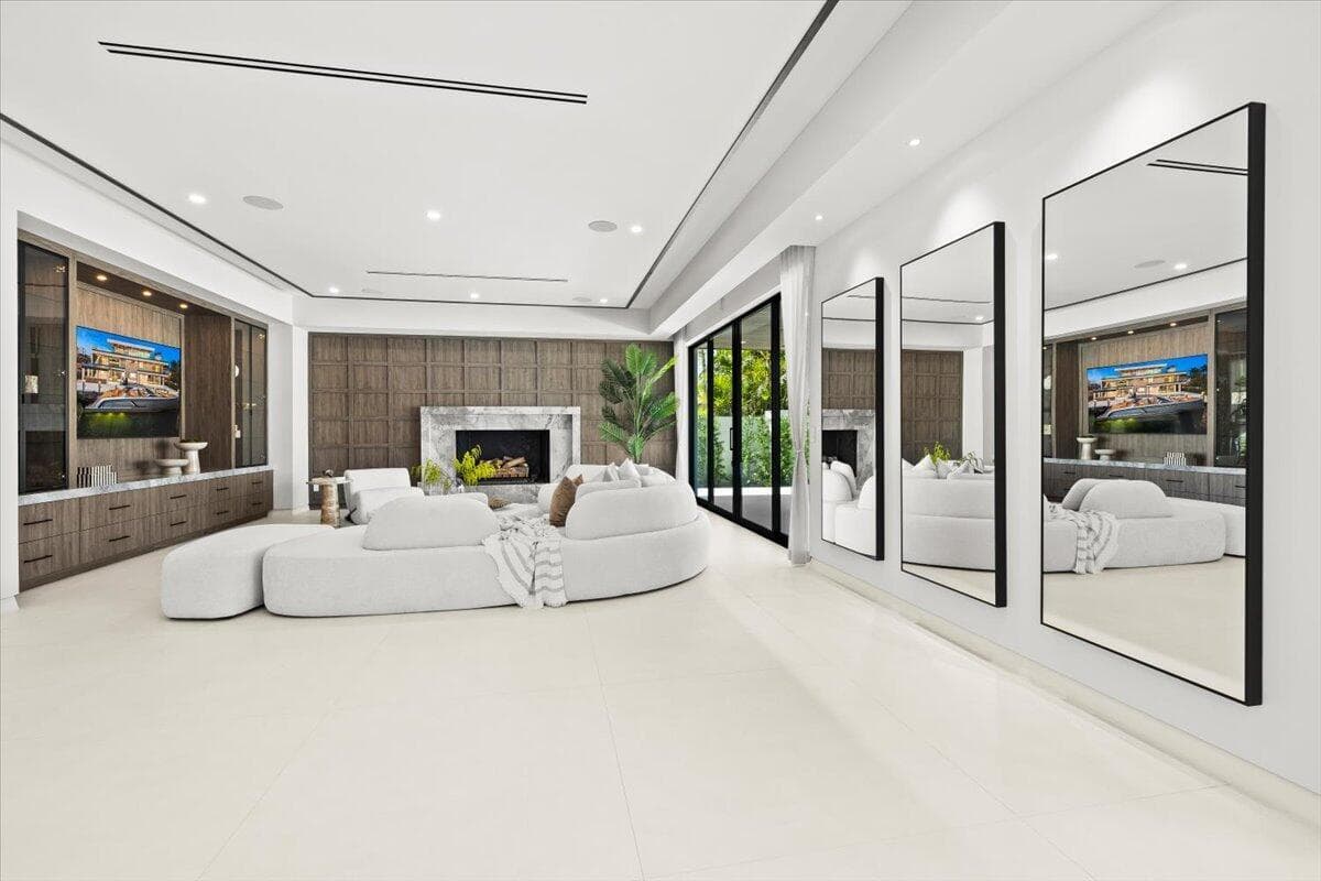 441 Isle of Palms Dr