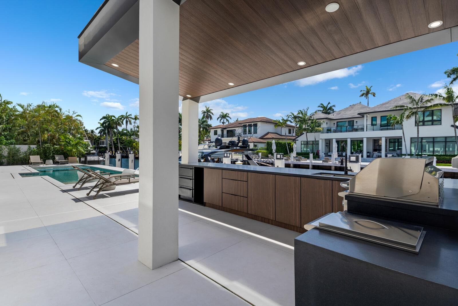 441 Isle of Palms Dr