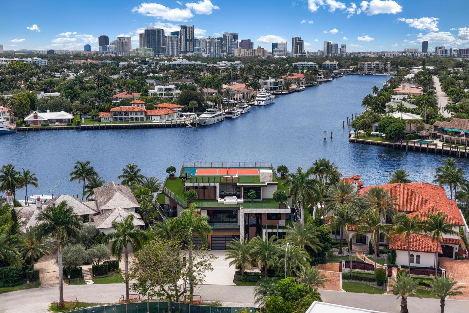 513 Middle River Dr