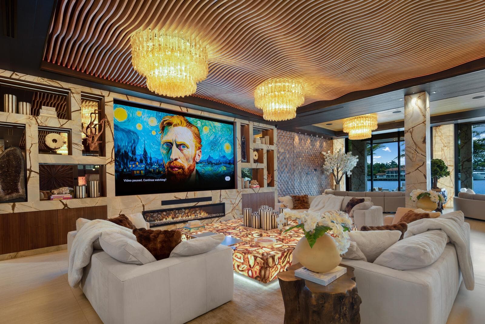 513 Middle River Dr