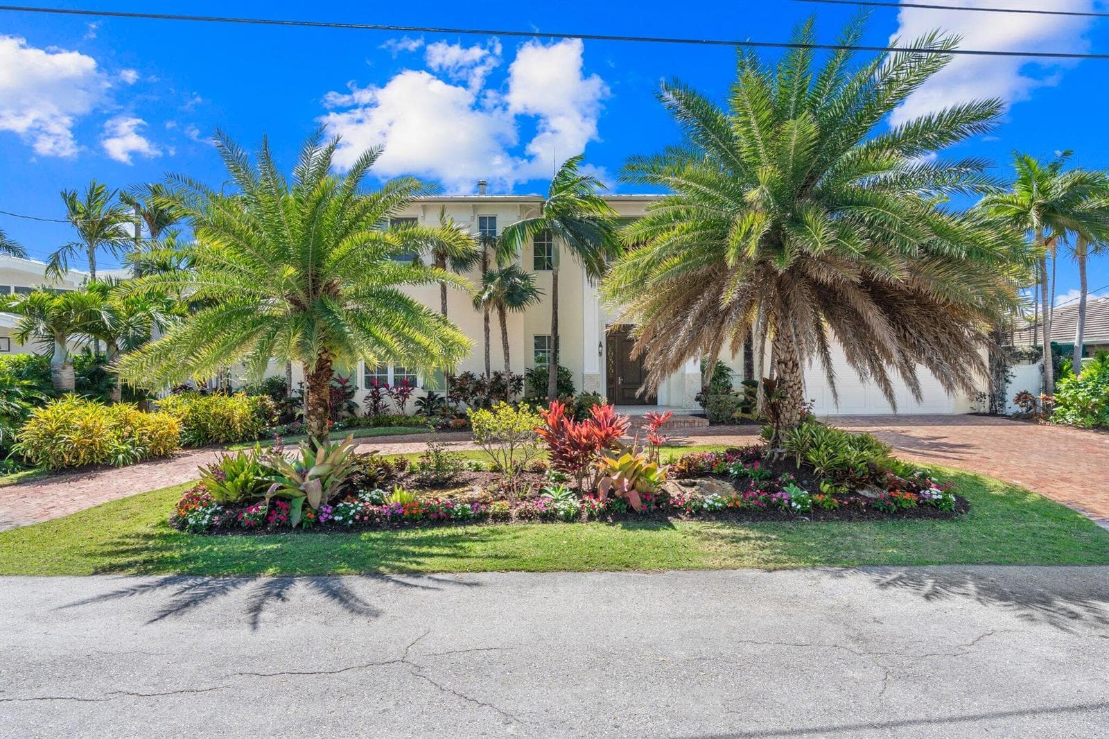 2870 NE 24th Pl