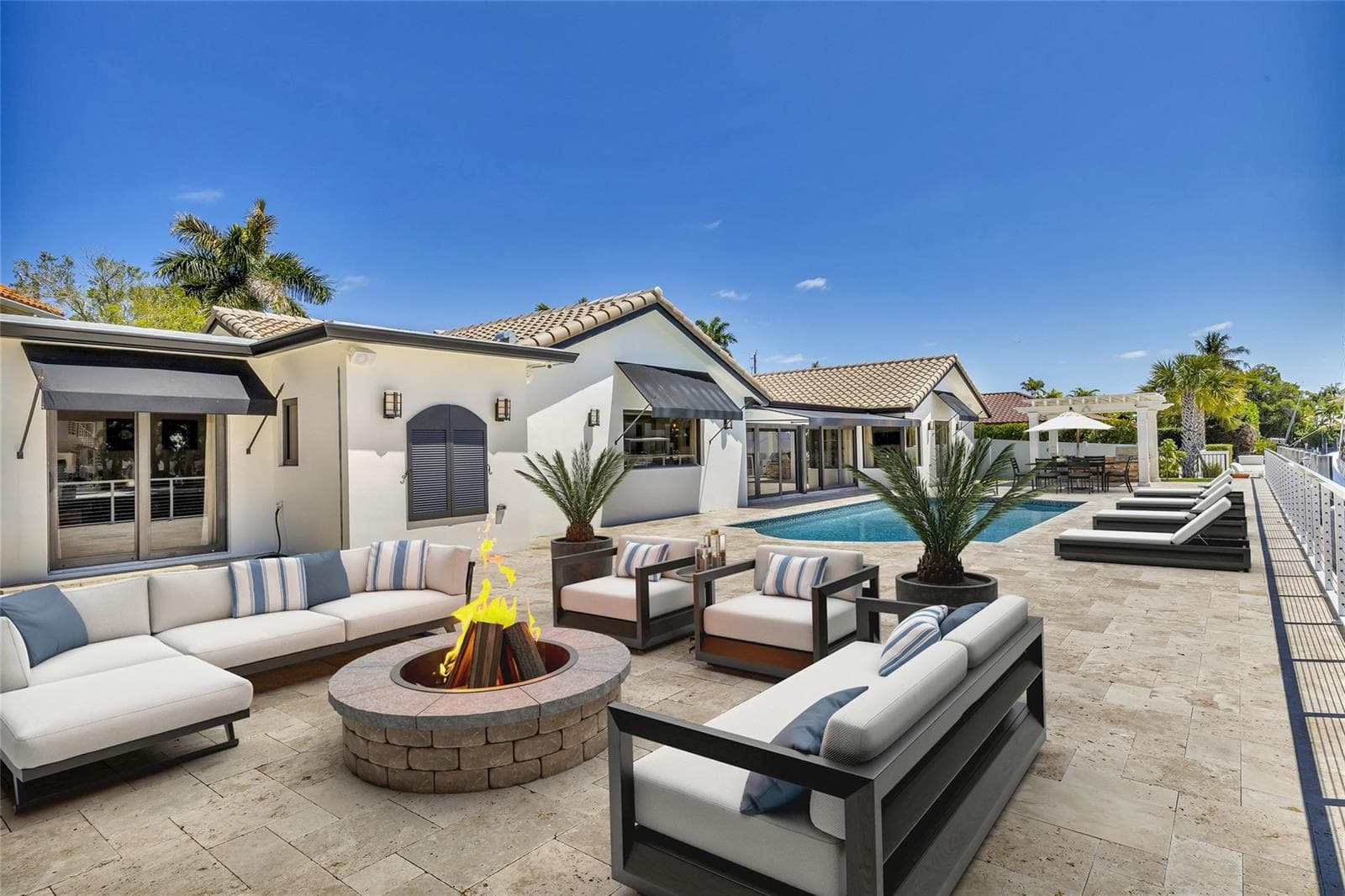 633 4th Key Dr