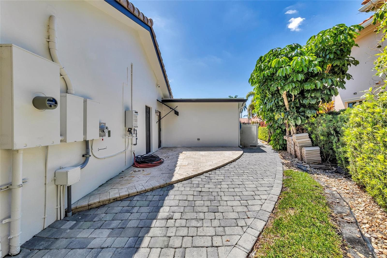 633 4th Key Dr