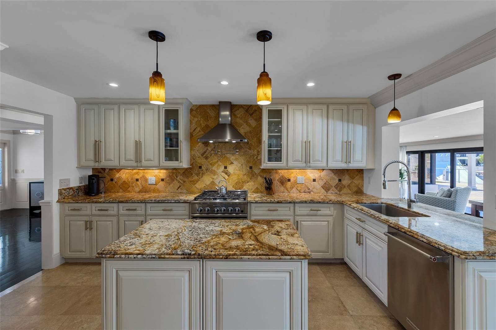 633 4th Key Dr