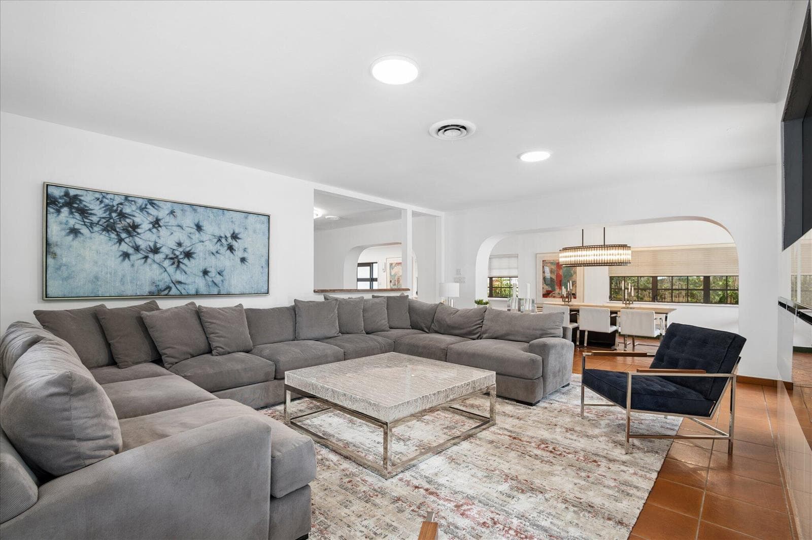 325 Coconut Isle Dr