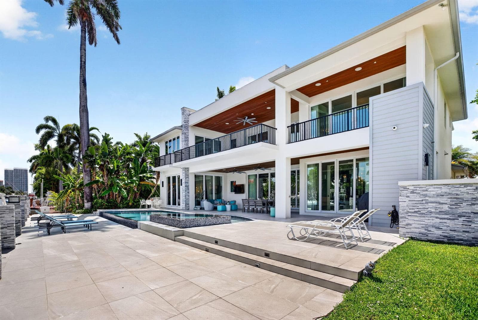 39 Pelican Dr