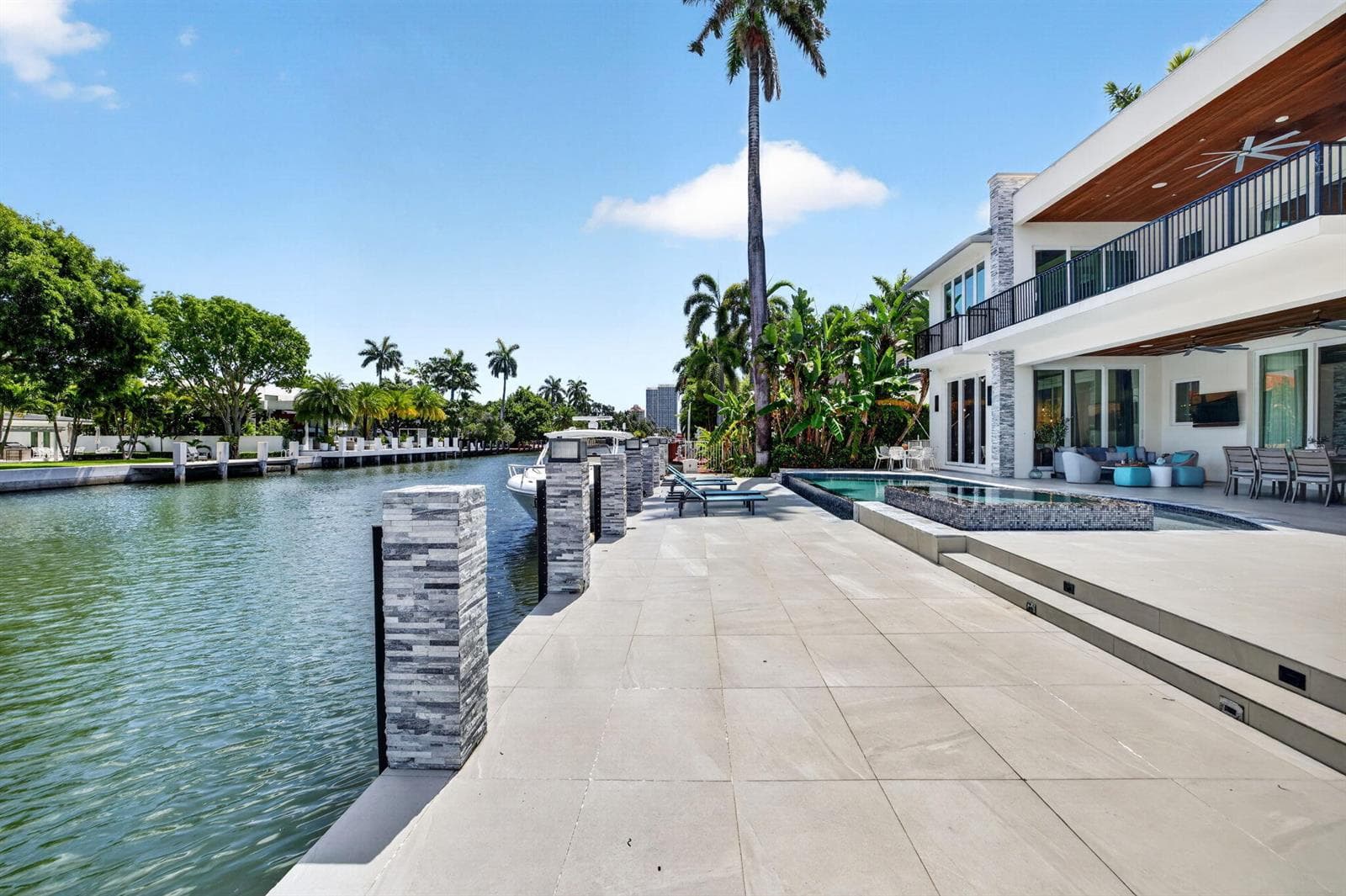39 Pelican Dr