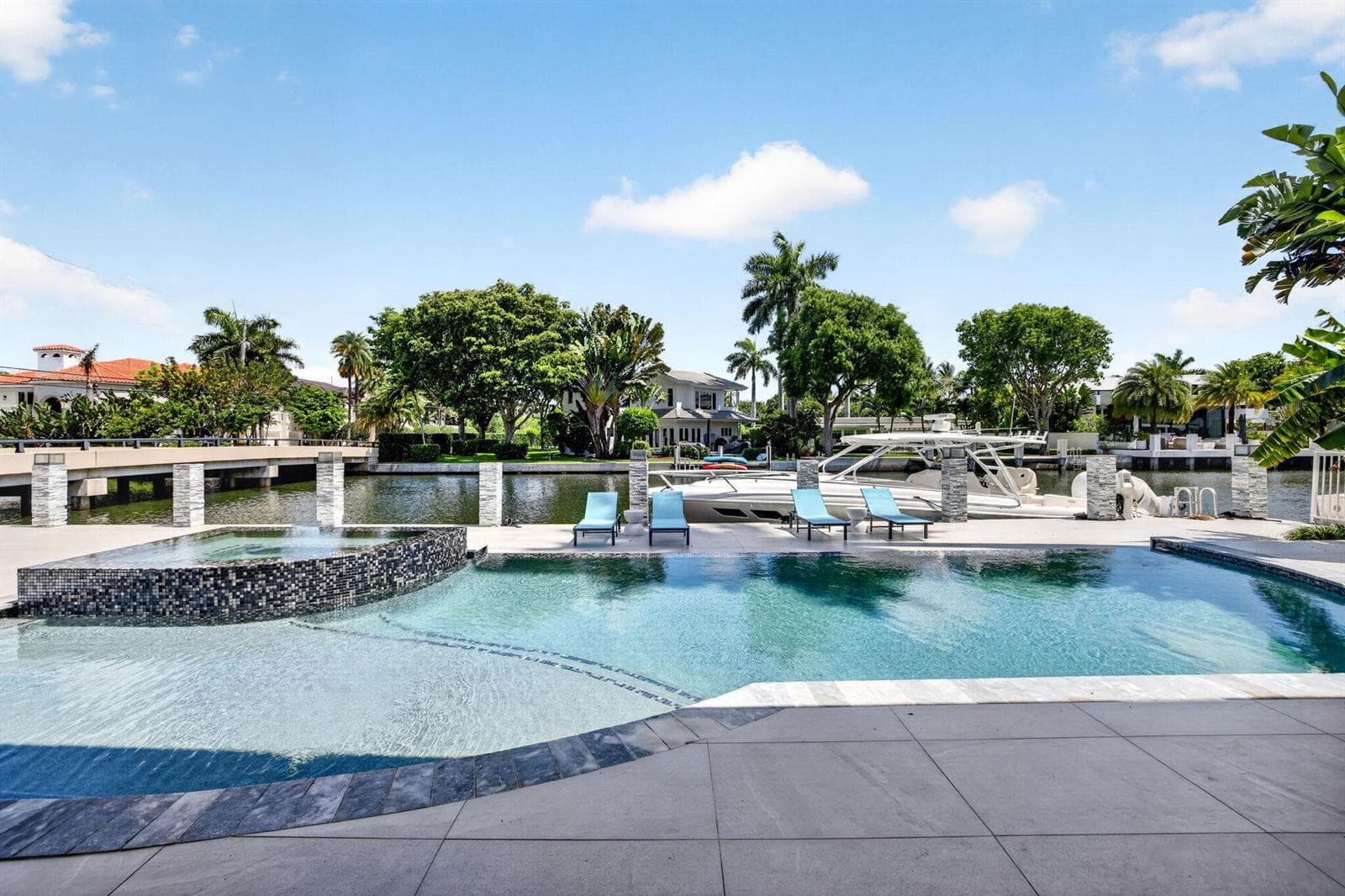 39 Pelican Dr